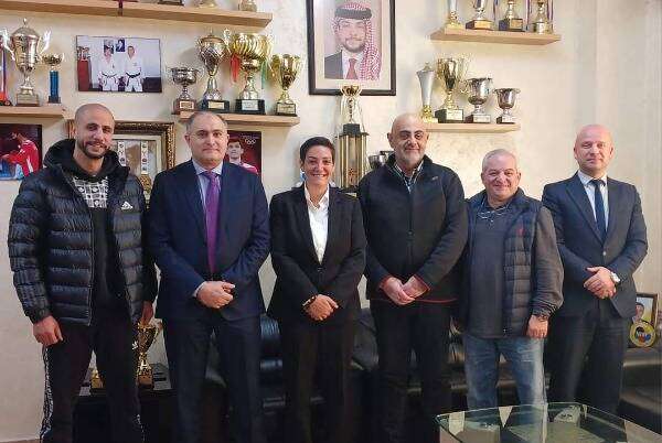 أعضاء اللجنة المؤقتة