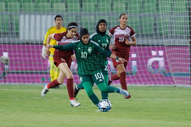 لقاء سابق بين السعودية وفلسطين للسيدات