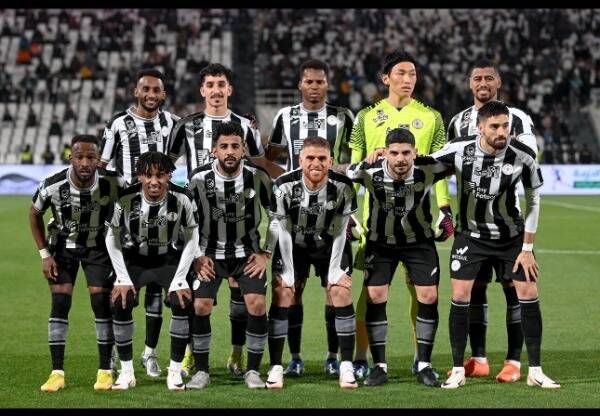 لاعبو الشباب