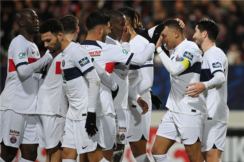 لاعبو باريس