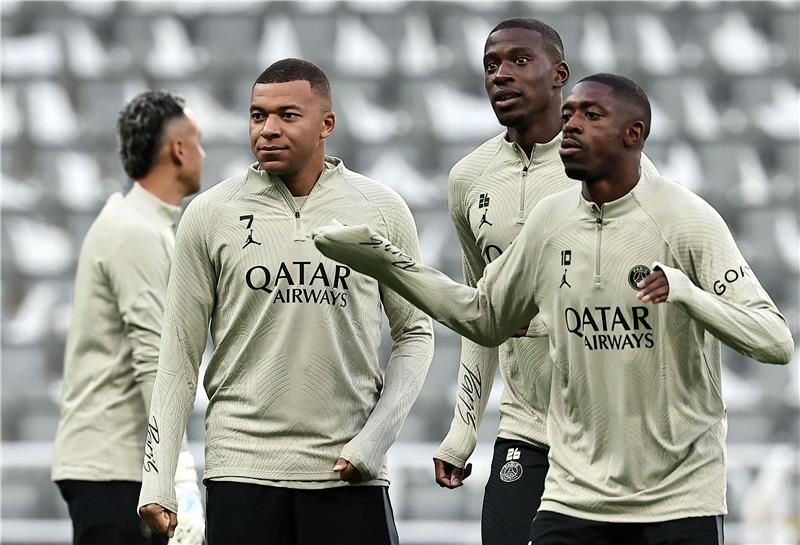 لاعبو باريس