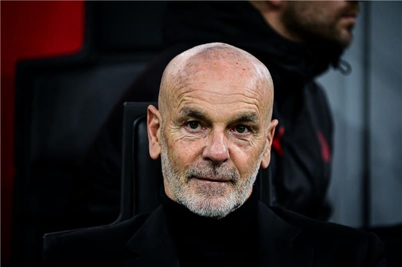 ستيفانو بيولي مدرب ميلان