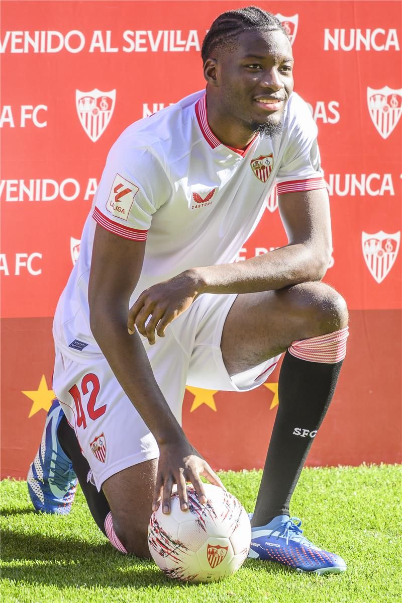 لوسيان آجومي