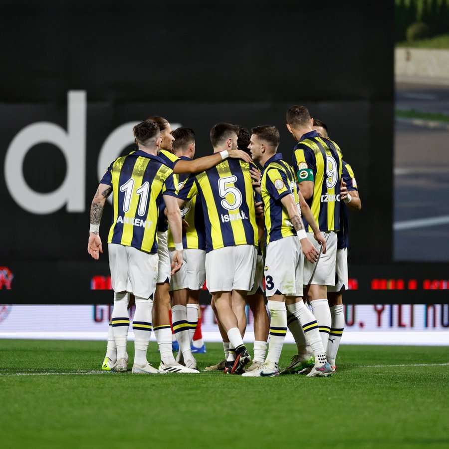 لاعبو فنربخشة