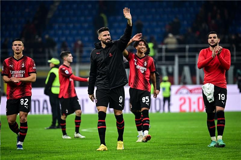 لاعبو ميلان