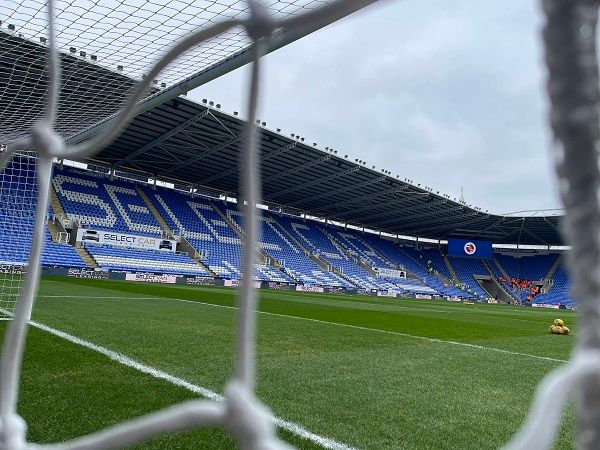 ملعب اللقاء