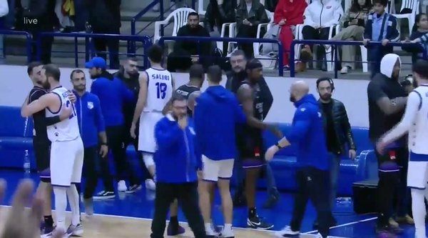 فرحة لاعبي الشانفيل