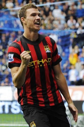 ادين جيكو لاعب  مانشستر سيتي 