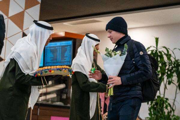 من وصول البعثة