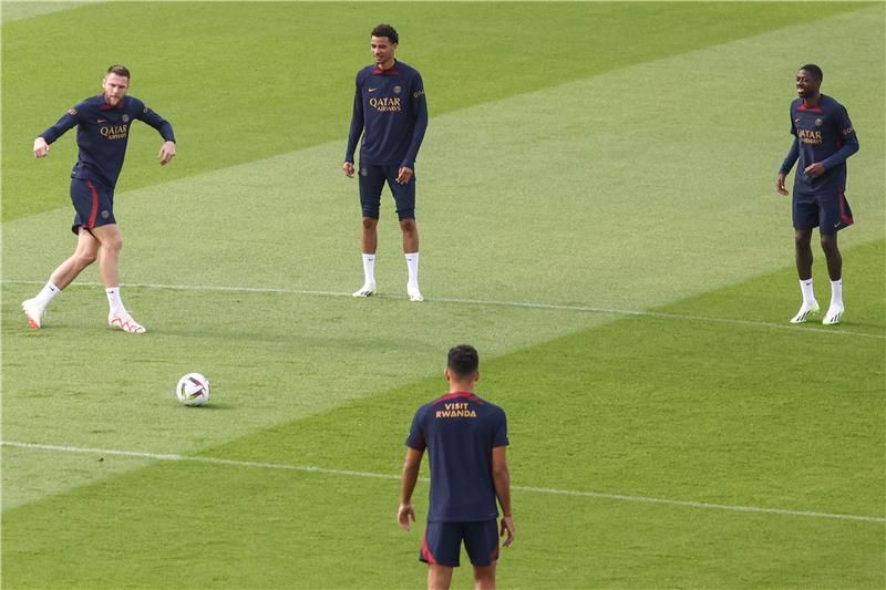 لاعبو باريس