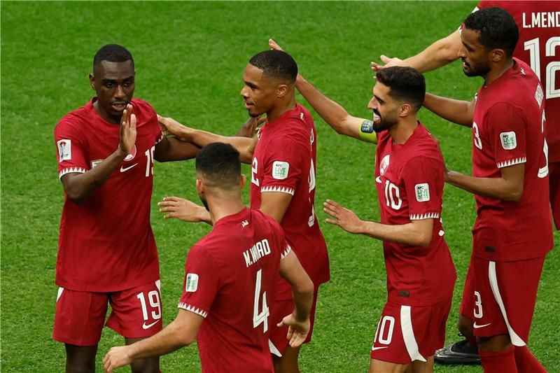 لاعبو منتخب قطر