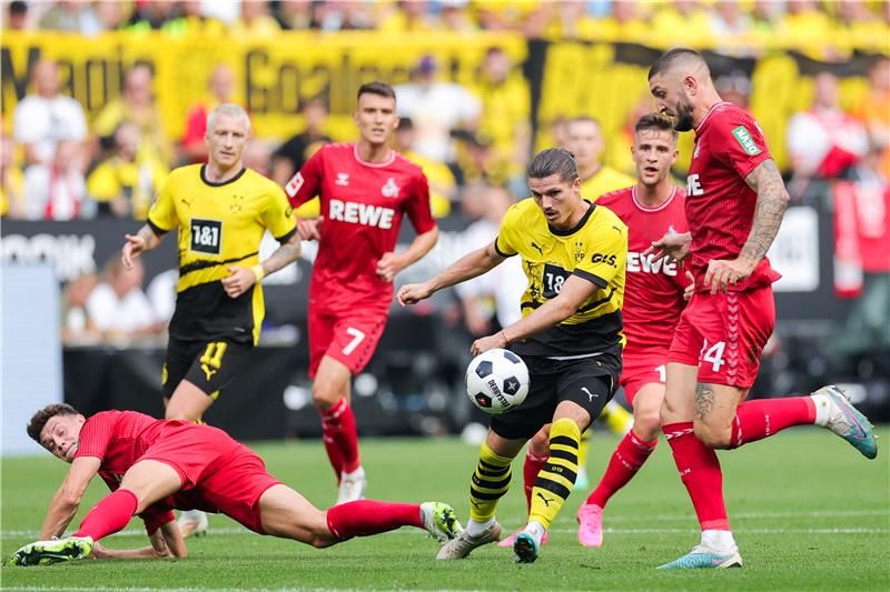 لقاء سابق بين الفريقين