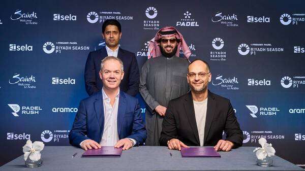 من توقيع عقود البطولة