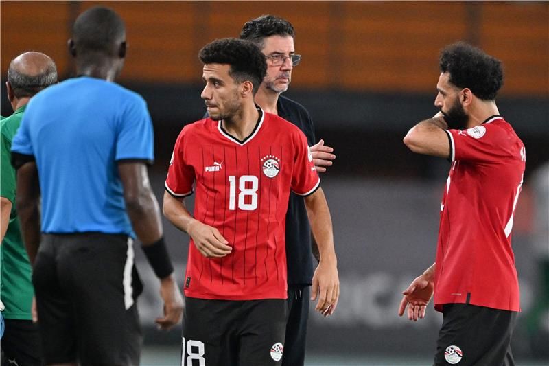 فيتوريا وصلاح ومصطفى فتحي