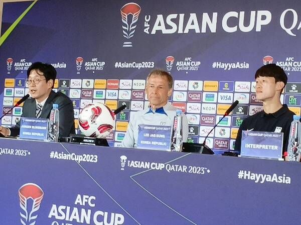 من المؤتمر الصحفي