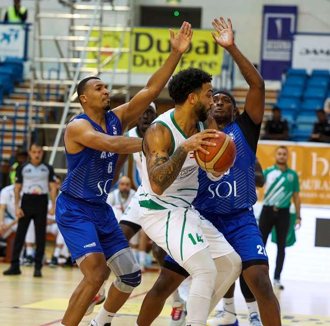 من مباراة الحكمة والنصر