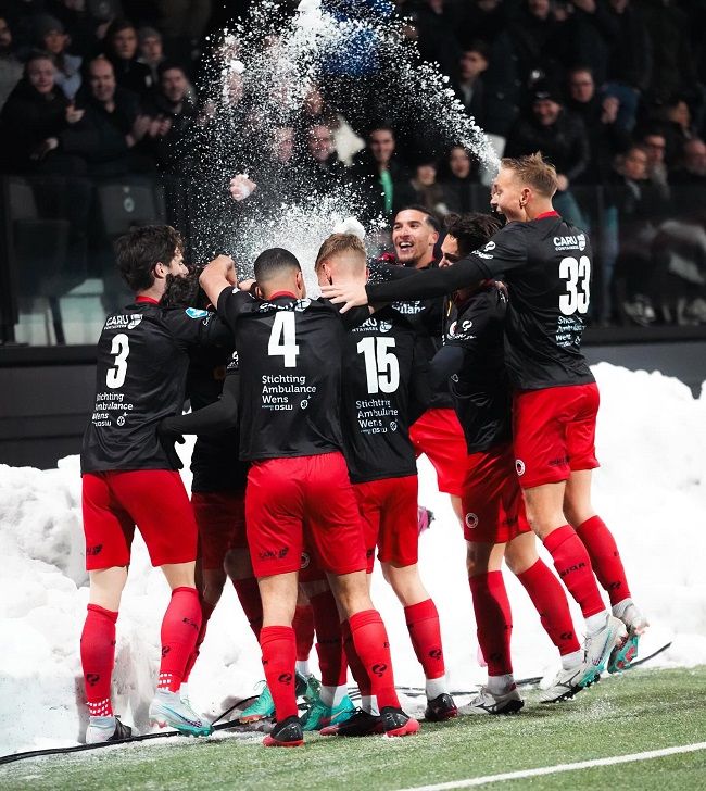 فرحة لاعبي إكسلسيور