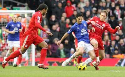 مباراة ليفربول وإيفرتون الموسم الماضي في الدوري الإنجليزي