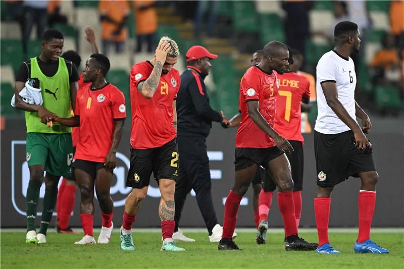 لاعبو موزمبيق