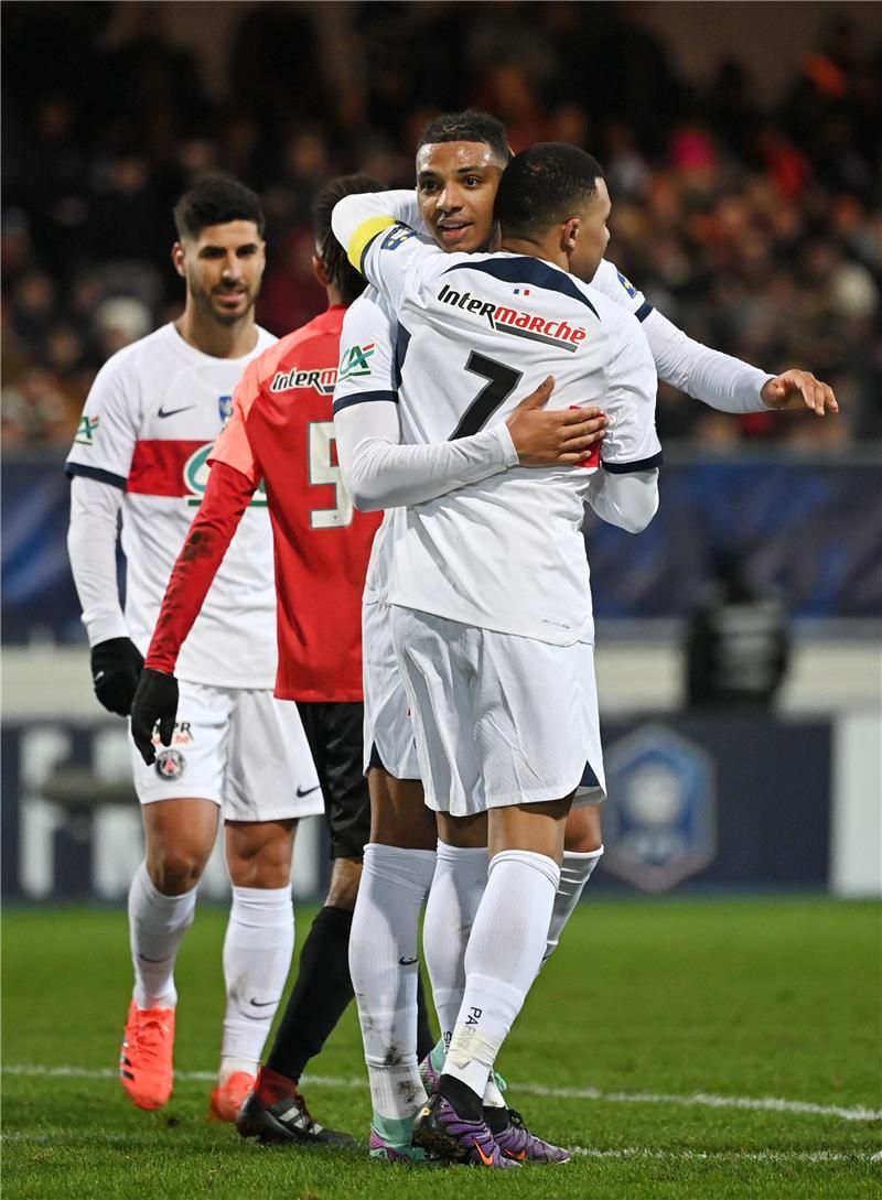 شير ندور ومبابي