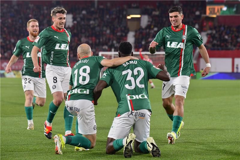 فرحة لاعبي ألافيس