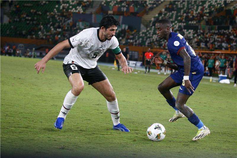 من البطولة