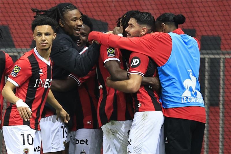 فرحة لاعبي نيس