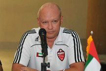 التشيكي إيفان هيشك مدرب فريق الاهلي الإماراتي