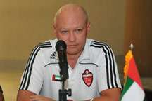 التشيكي إيفان هيشك مدرب فريق الاهلي الإماراتي