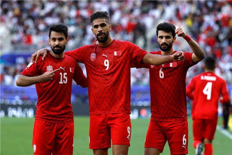 لاعبو منتخب البحرين