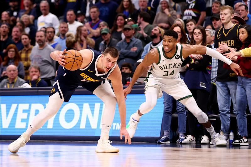 من مباراة دنفر ناغتس و ميلووكي باكس