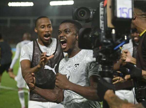 تيبوهو موكوينا