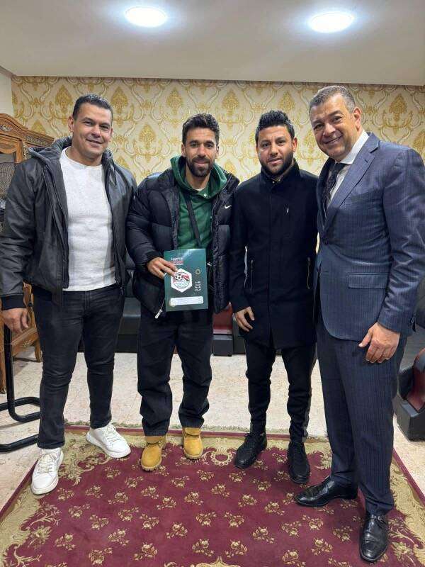 عبدالله السعيد مع مسؤولي الزمالك