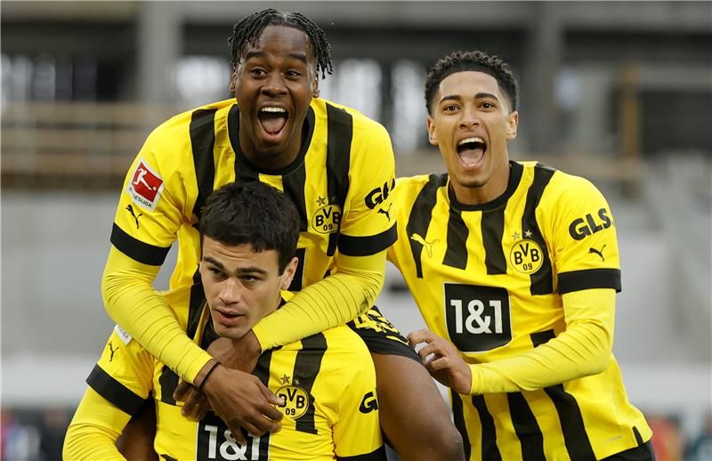 لاعبو دورتموند