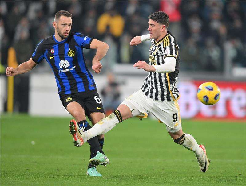 لقاء سابق بين إنتر ويوفنتوس