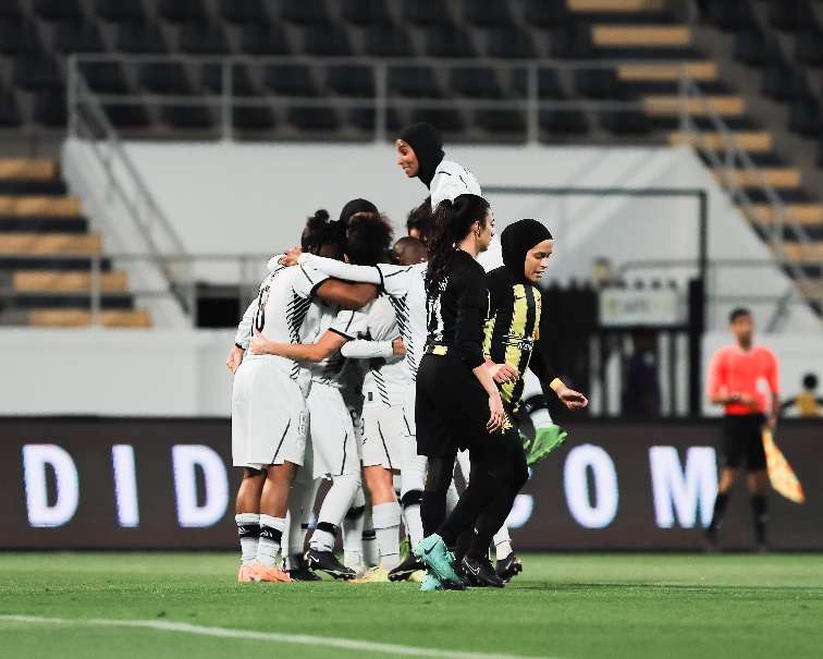 لاعبات الشباب بعد التسجيل في شباك الاتحاد