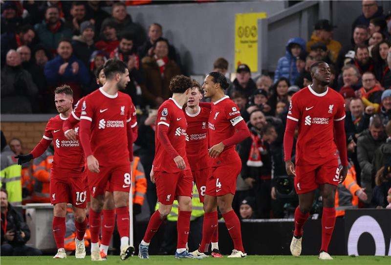 لاعبو ليفربول