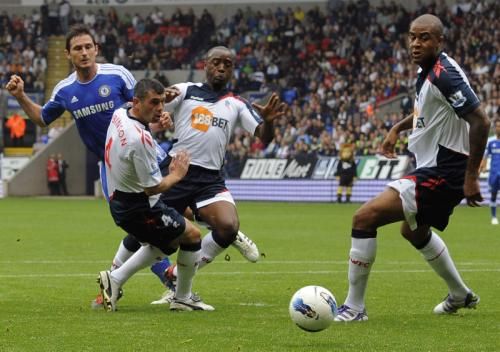 2011-10-02t135635z_01_nvr06_rtridsp_3_soccer-england_reuters