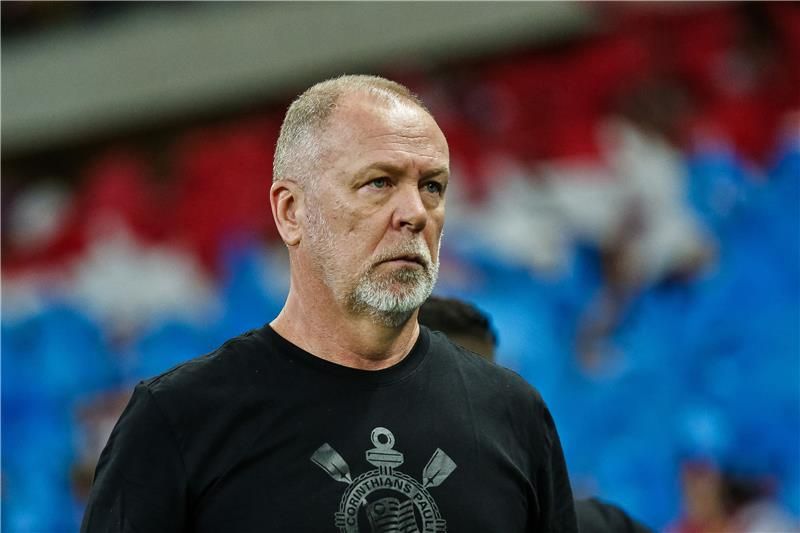 مانو مينيزيس