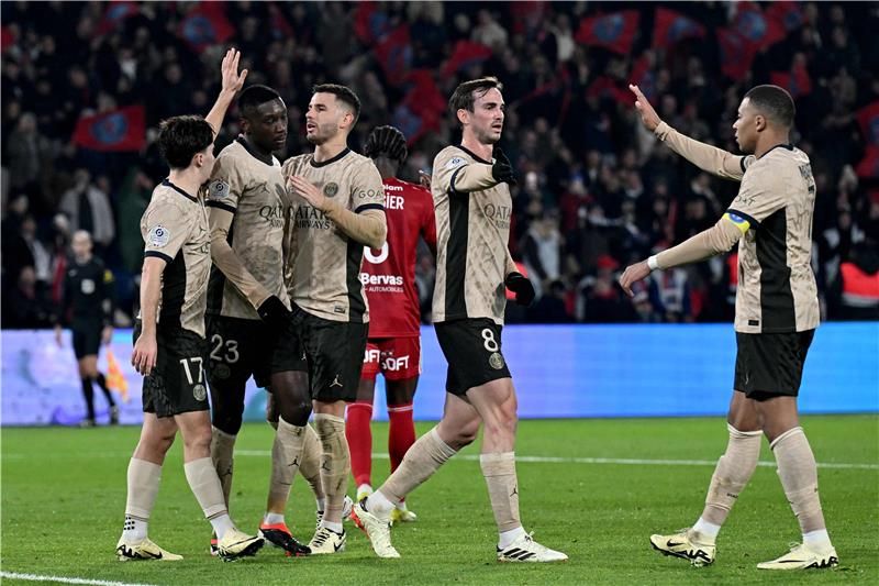 لاعبو باريس سان جيرمان