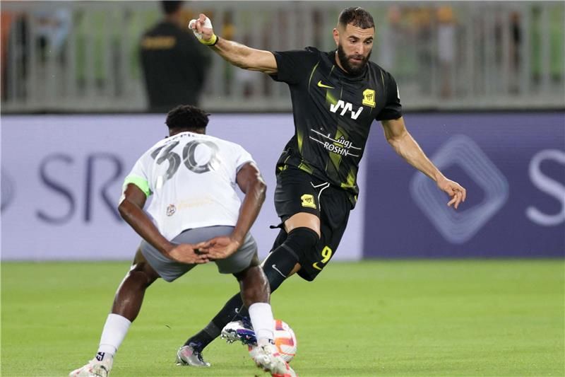 لقاء سابق بين الفريقين