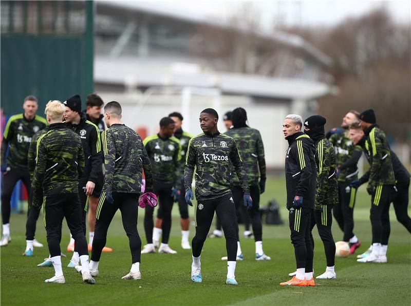 لاعبو اليونايتد