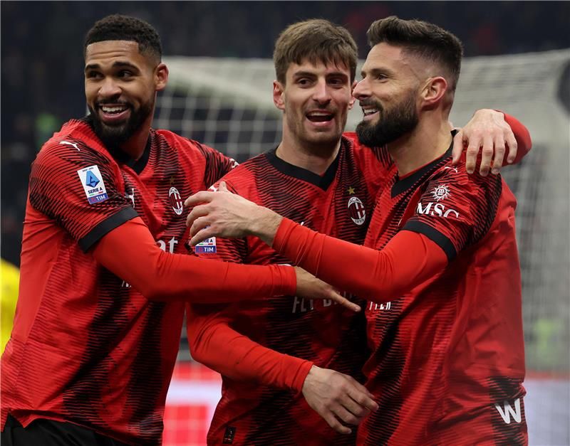 لاعبو ميلان