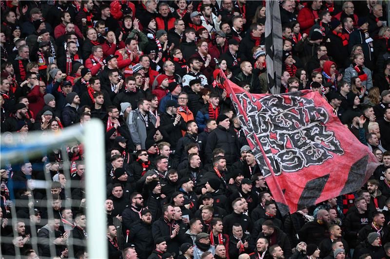 جماهير ليفركوزن