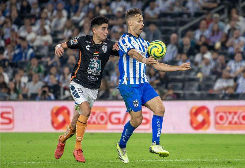 من مباراة مونتيري وباتشوكا