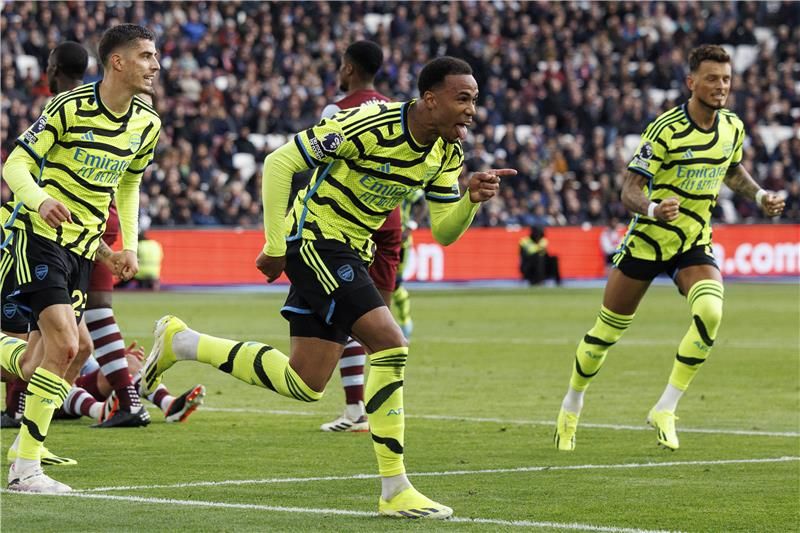 فرحة لاعبي آرسنال