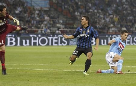 سوء الفهم بين ناجاتومو وجوليو سيزار بالمباراة