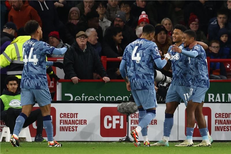 لاعبو أستون فيلا