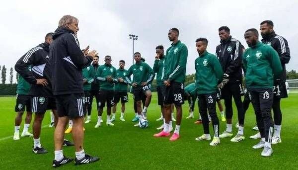 لاعبو منتخب السعودية مع مانشيني