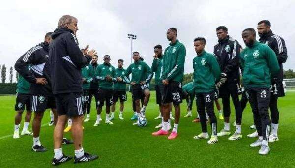 لاعبو منتخب السعودية مع مانشيني